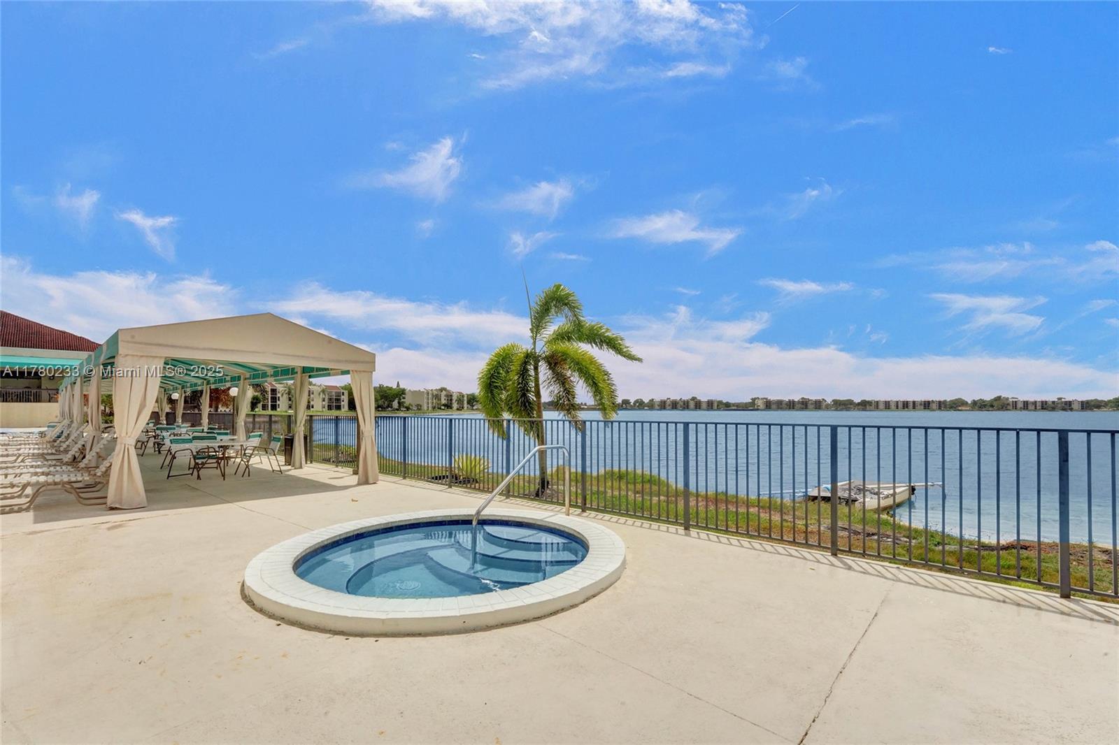 LAKE EMERALD CONDOMINIUM - Residential