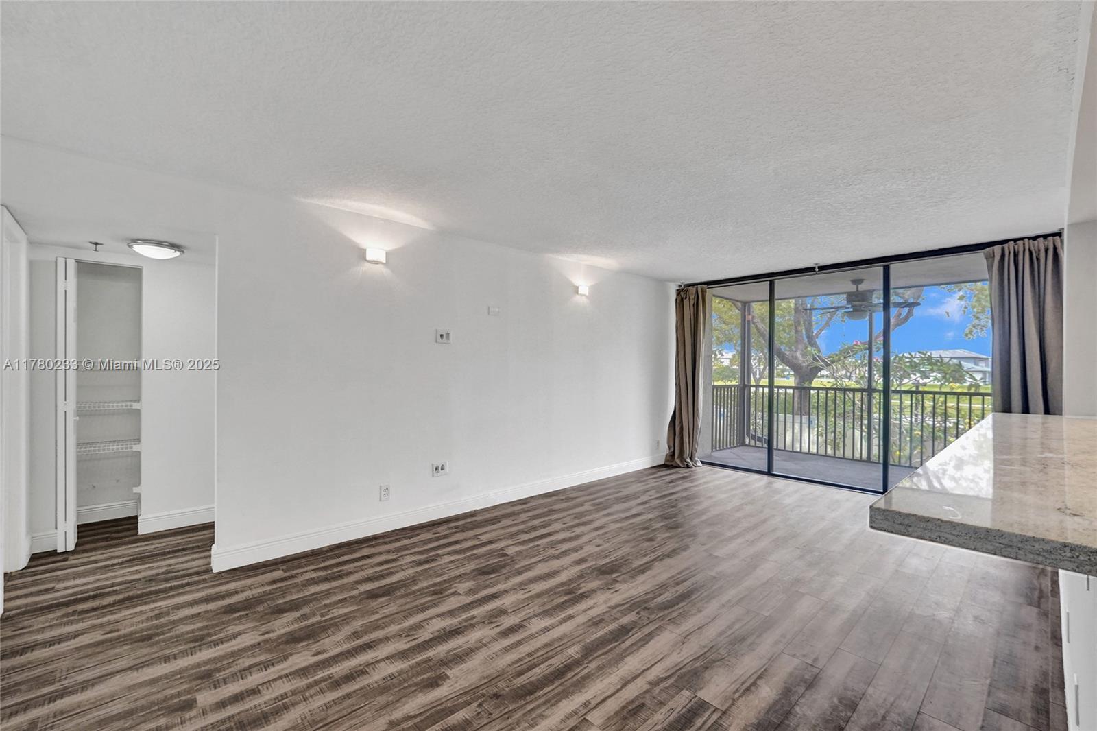 LAKE EMERALD CONDOMINIUM - Residential