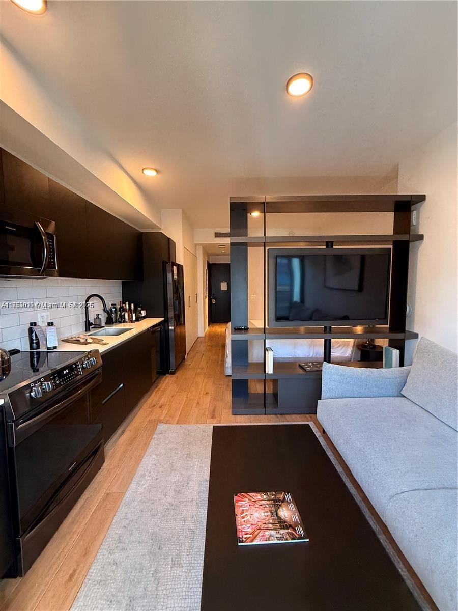 398 NE 5th St 2016