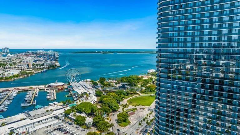 Fully Furnished Studio at The Elser | Exceptional Value
Sleek and modern studio located on the 20th floor of The Elser, featuring panoramic views of Biscayne Bay. This 362 sq. ft. residence is thoughtfully laid out and offered fully furnished, with a contemporary kitchen, in-unit washer & dryer, and efficient design—ready for immediate use or rental.
Ideally situated in the heart of Downtown Miami, The Elser offers unparalleled access to dining, shopping, and entertainment. Building amenities include a bayview pool, fitness center, coworking spaces, resident lounge, and 24-hour front desk services.
Short-term rentals permitted according to condominium association guidelines. Buyer is responsible for confirming rental policies.