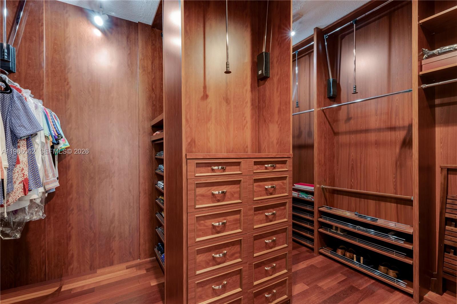 RIDGELINE ESTATES - Residential