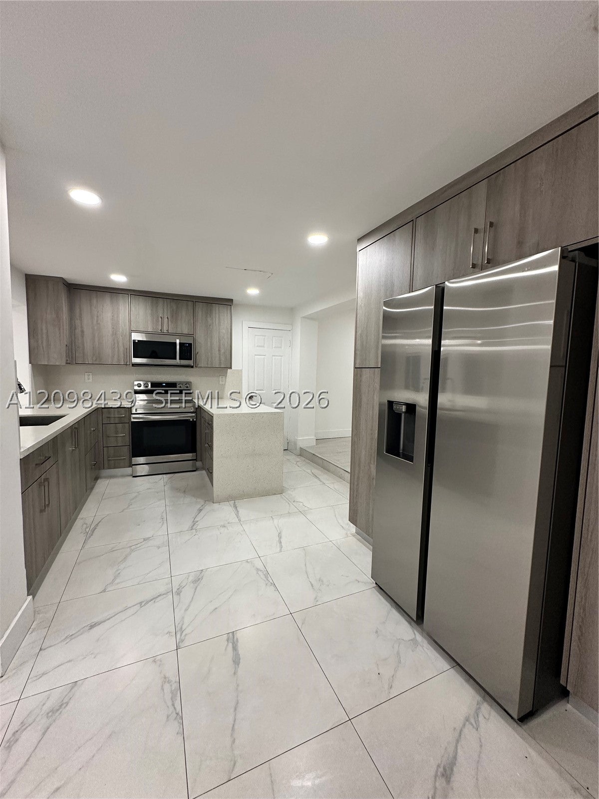 380 W 32nd St 1