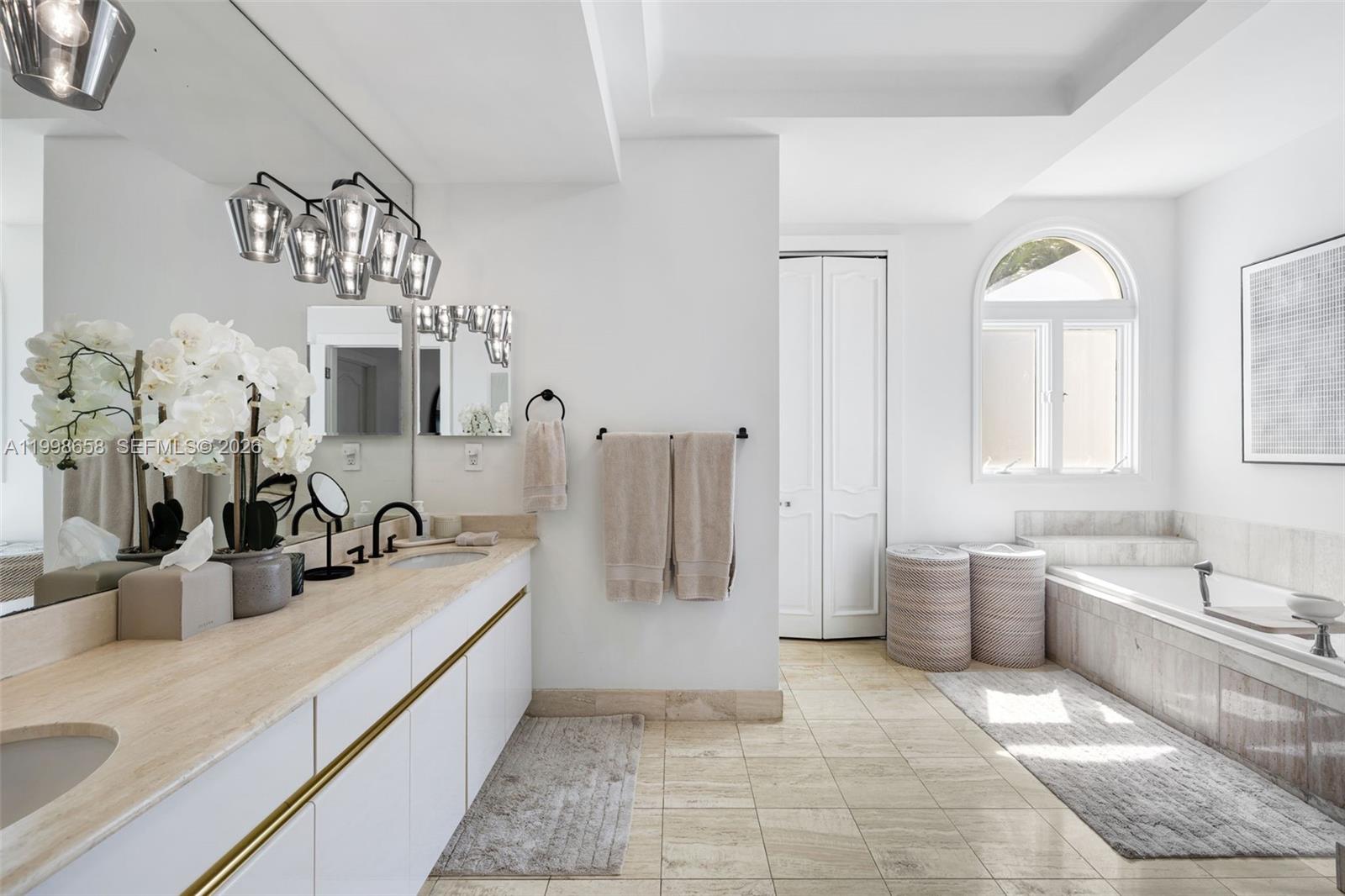 THE THS AT SUNSET HARBOUR - Residential