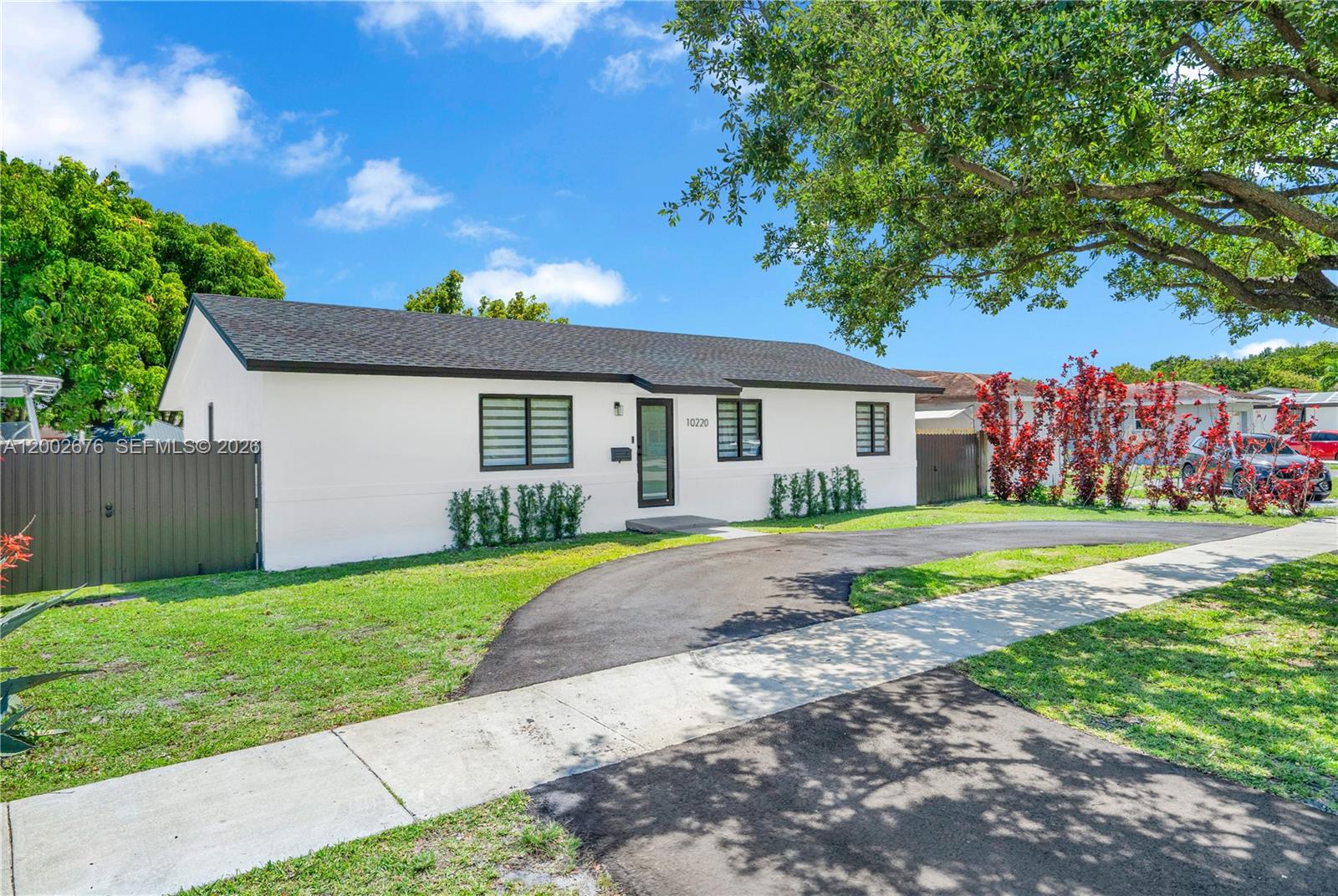 OAKBROOK - Residential