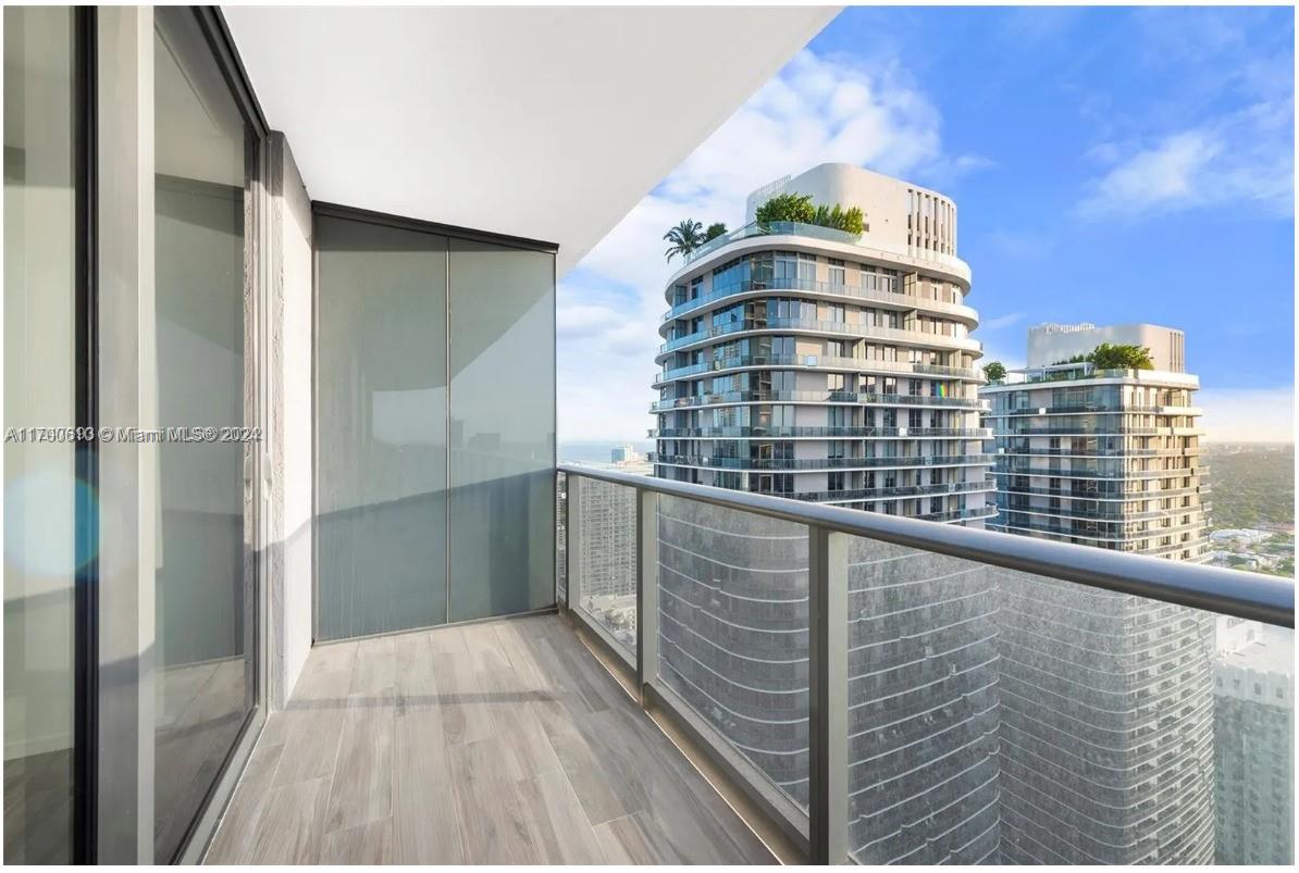 801 SMA RESIDENCES CONDO - Residential