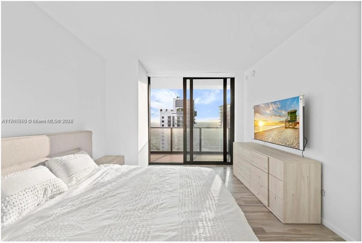 801 SMA RESIDENCES CONDO - Residential