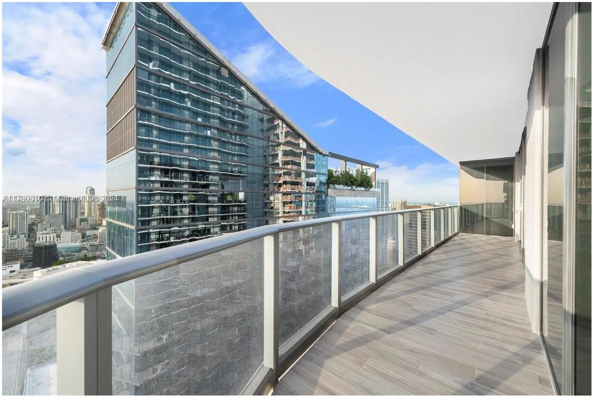 801 SMA RESIDENCES CONDO - Residential