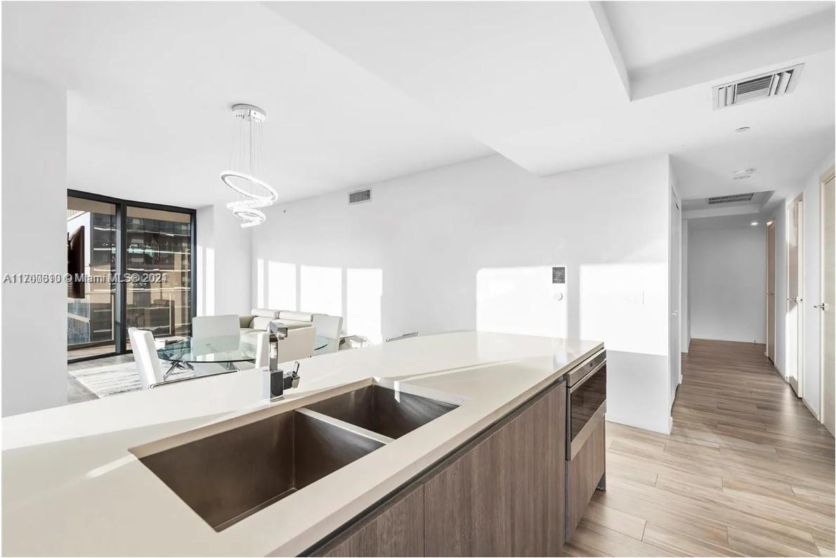 801 SMA RESIDENCES CONDO - Residential