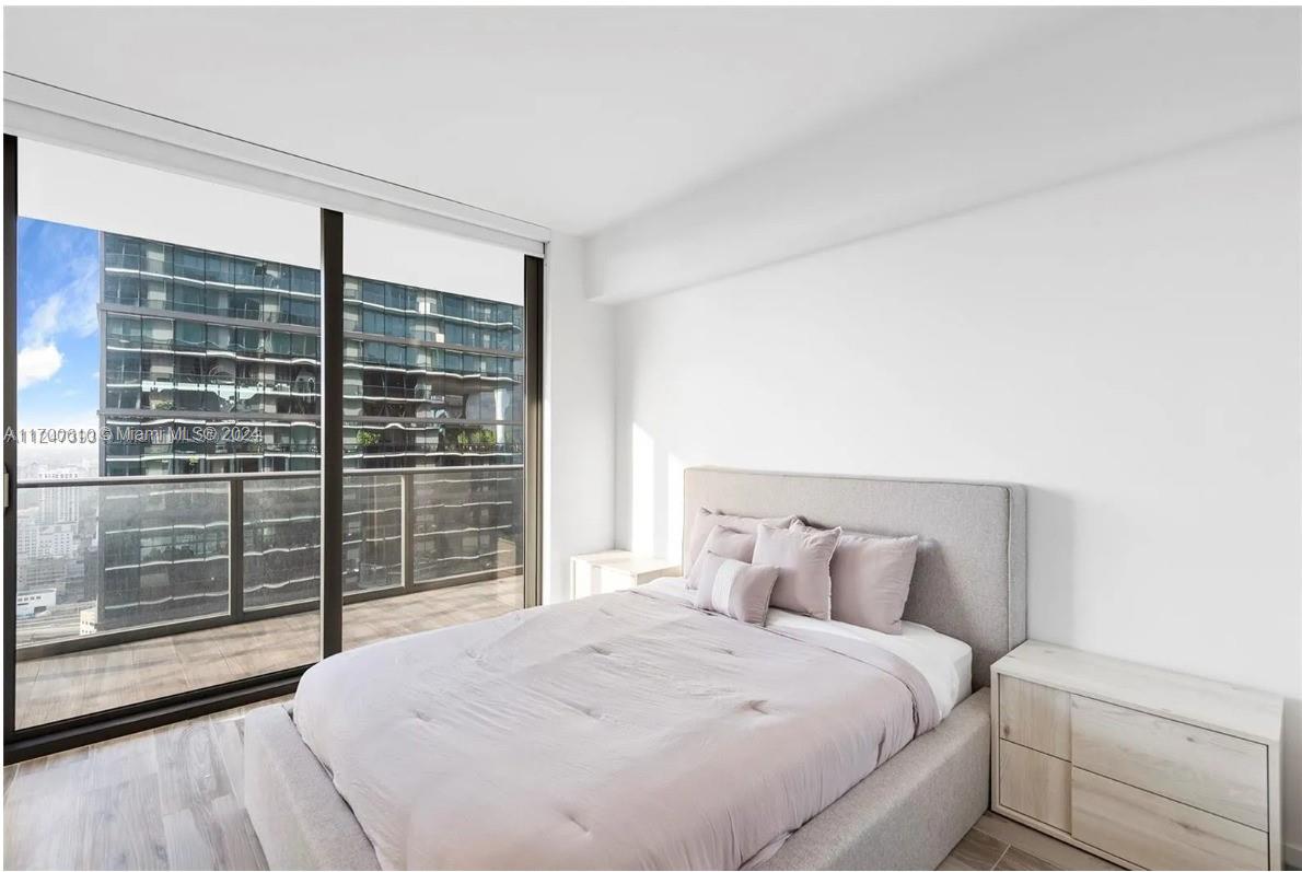 801 SMA RESIDENCES CONDO - Residential