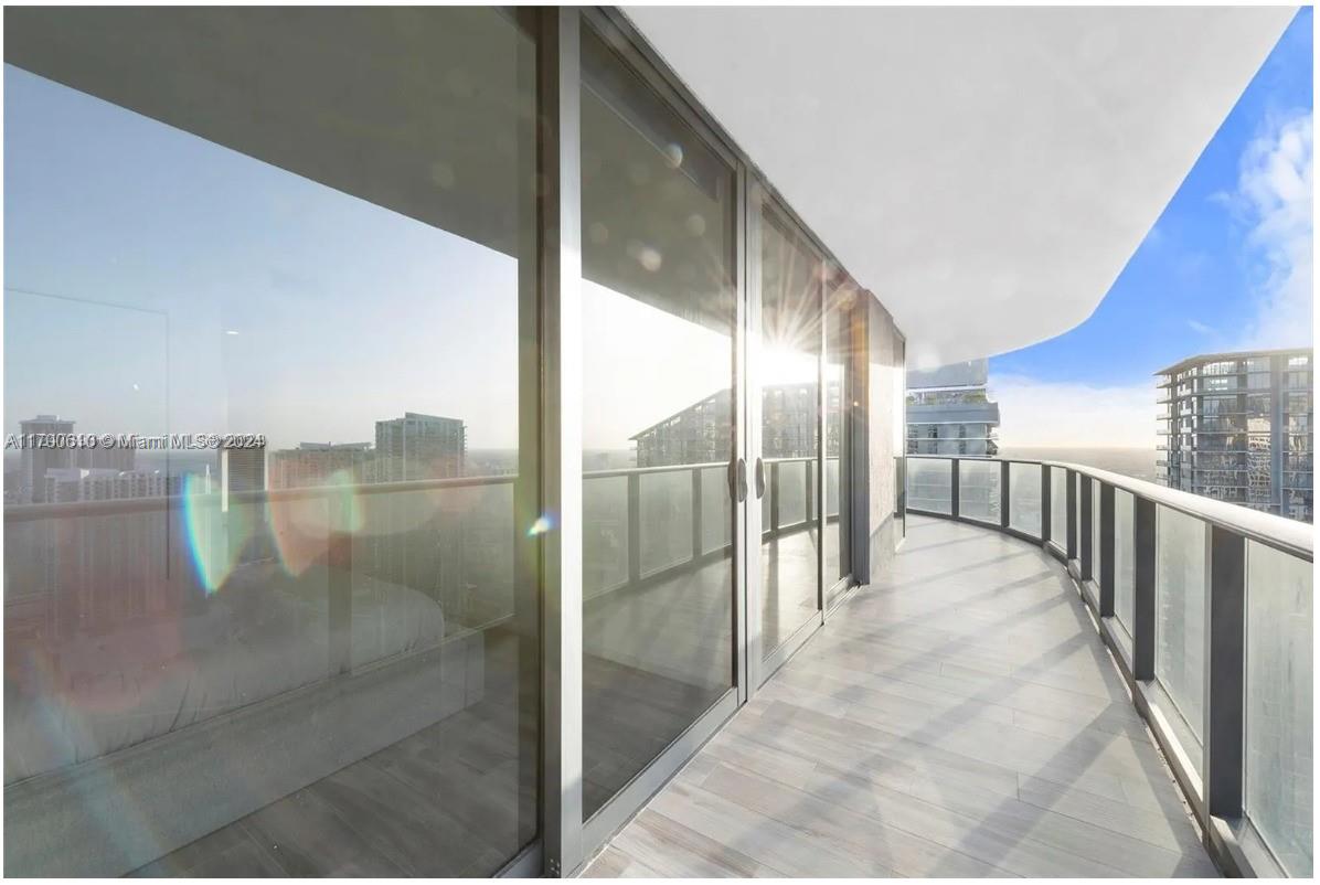 801 SMA RESIDENCES CONDO - Residential