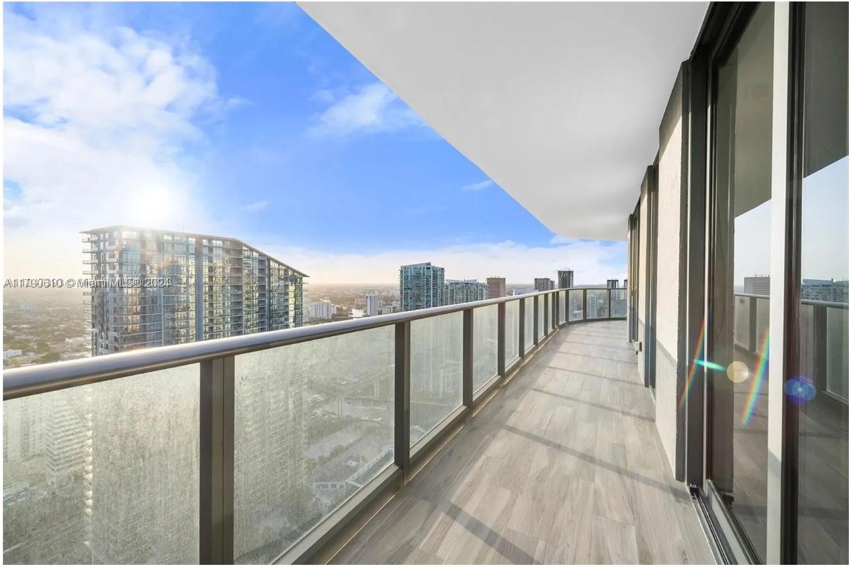 801 SMA RESIDENCES CONDO - Residential