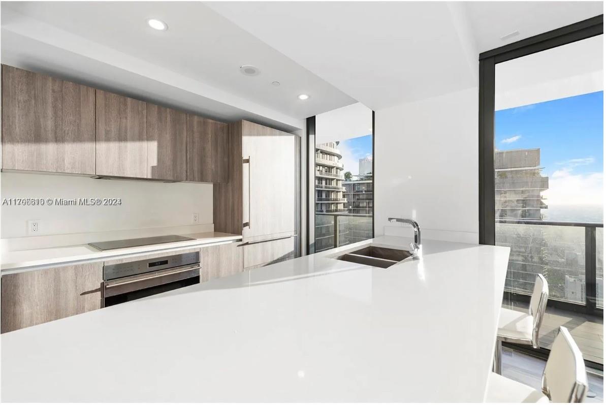 801 SMA RESIDENCES CONDO - Residential