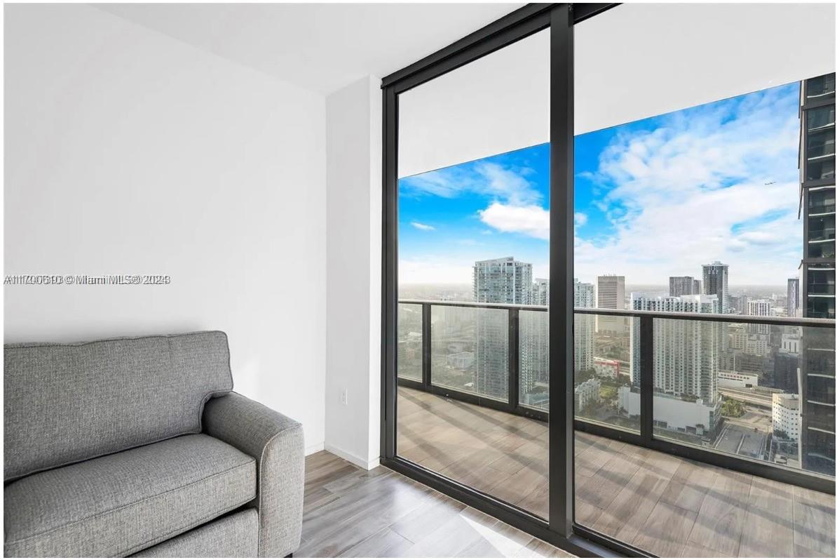 801 SMA RESIDENCES CONDO - Residential