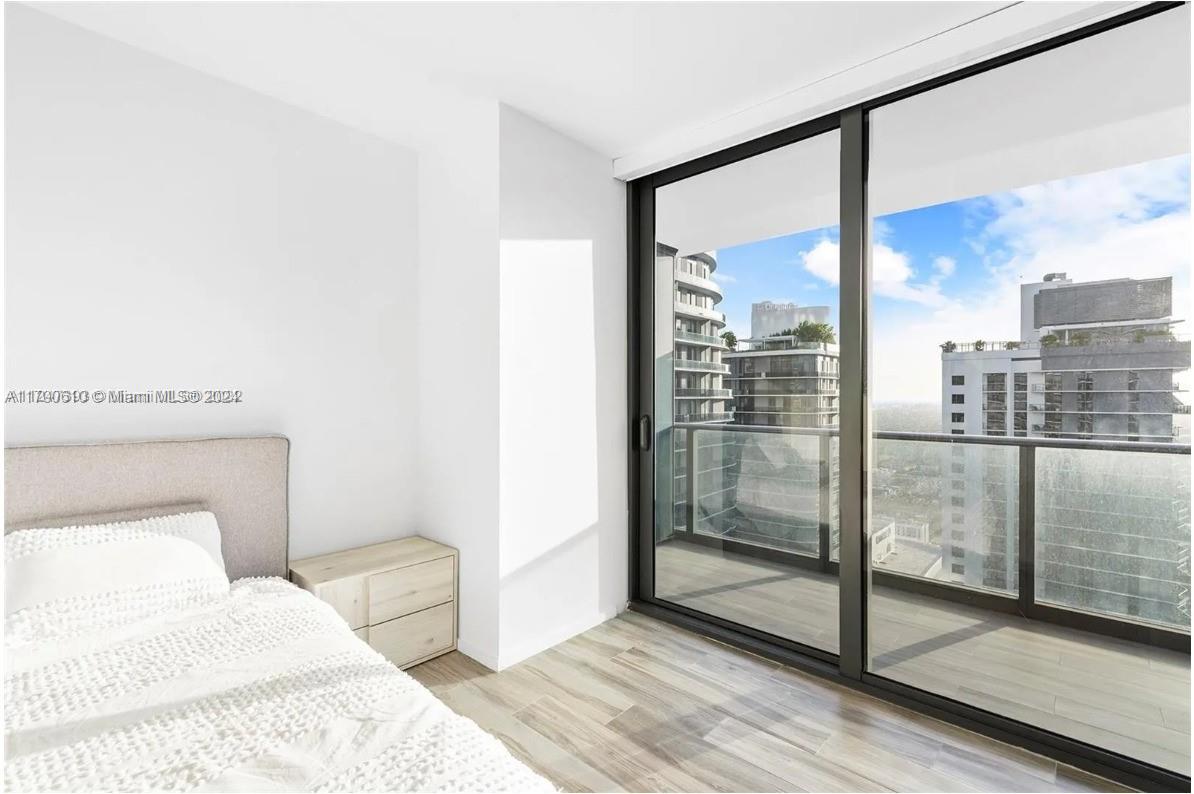 801 SMA RESIDENCES CONDO - Residential