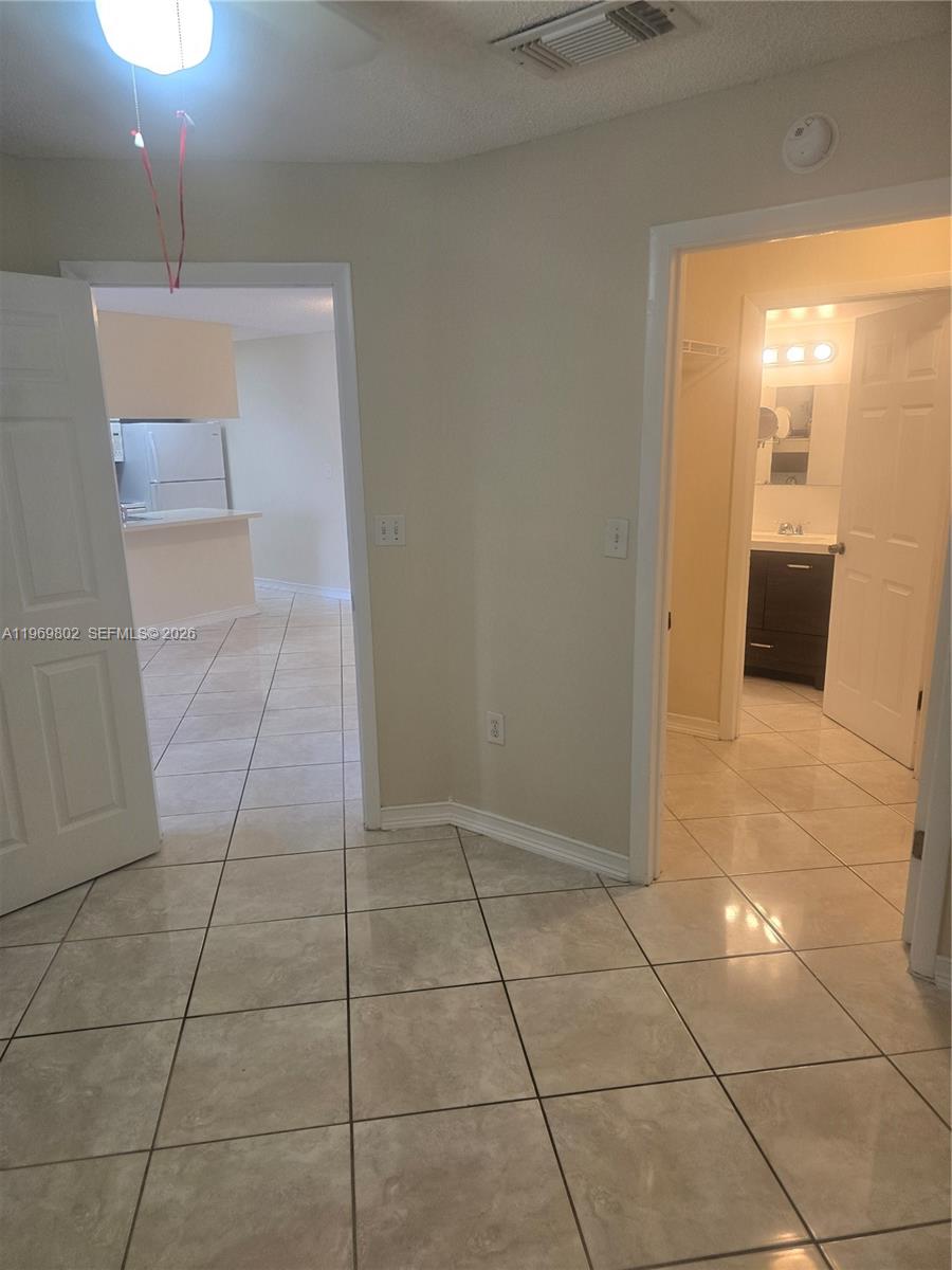 ANTIGUA AT CNTRY CLUBOF M - Residential Lease