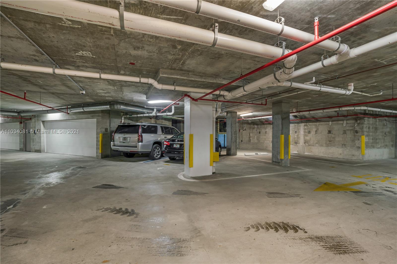 PRIVE CONDO - Residential