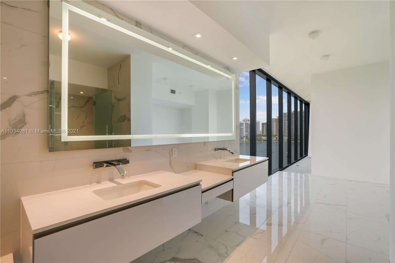 PRIVE CONDO - Residential