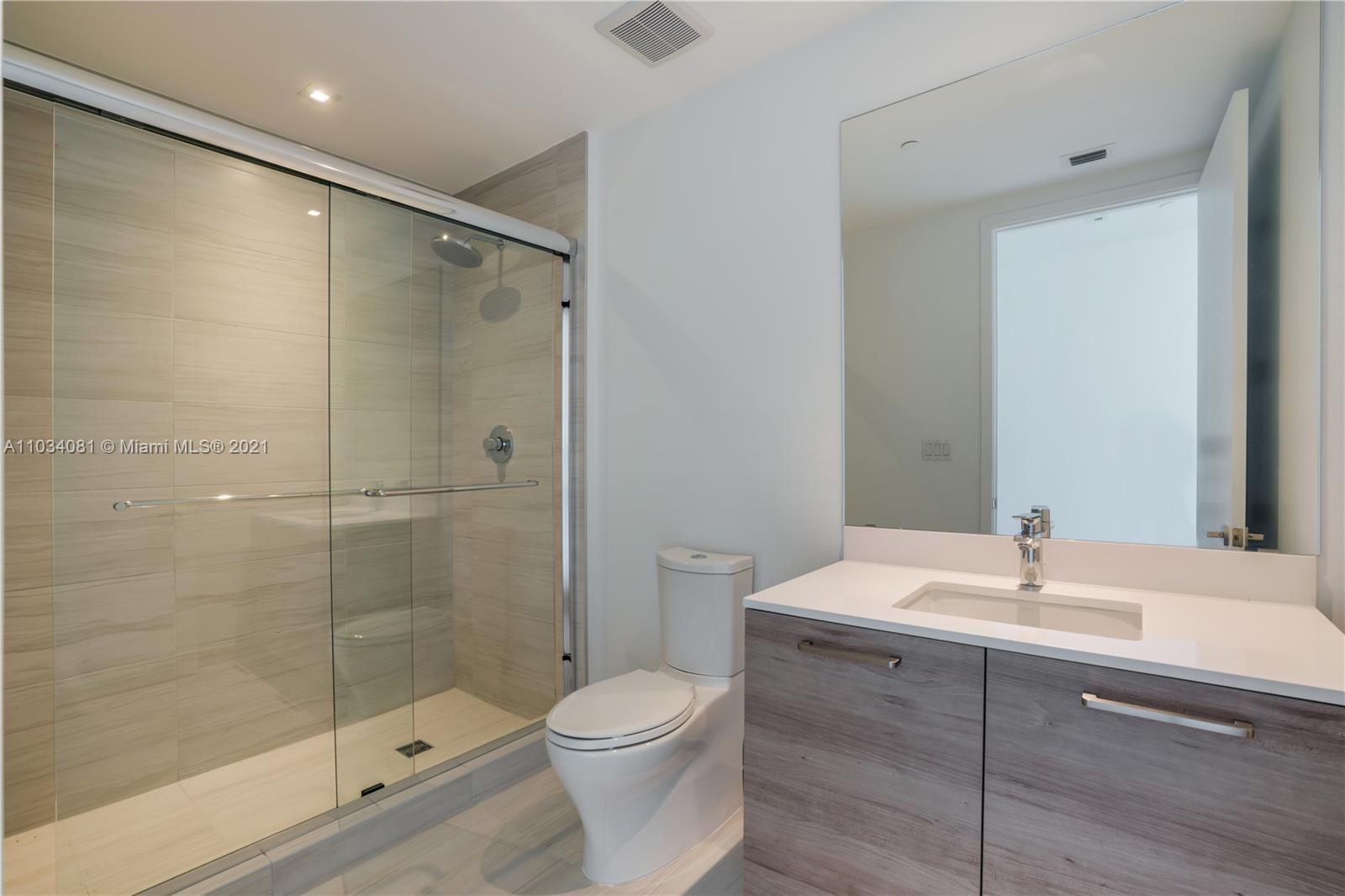 PRIVE CONDO - Residential