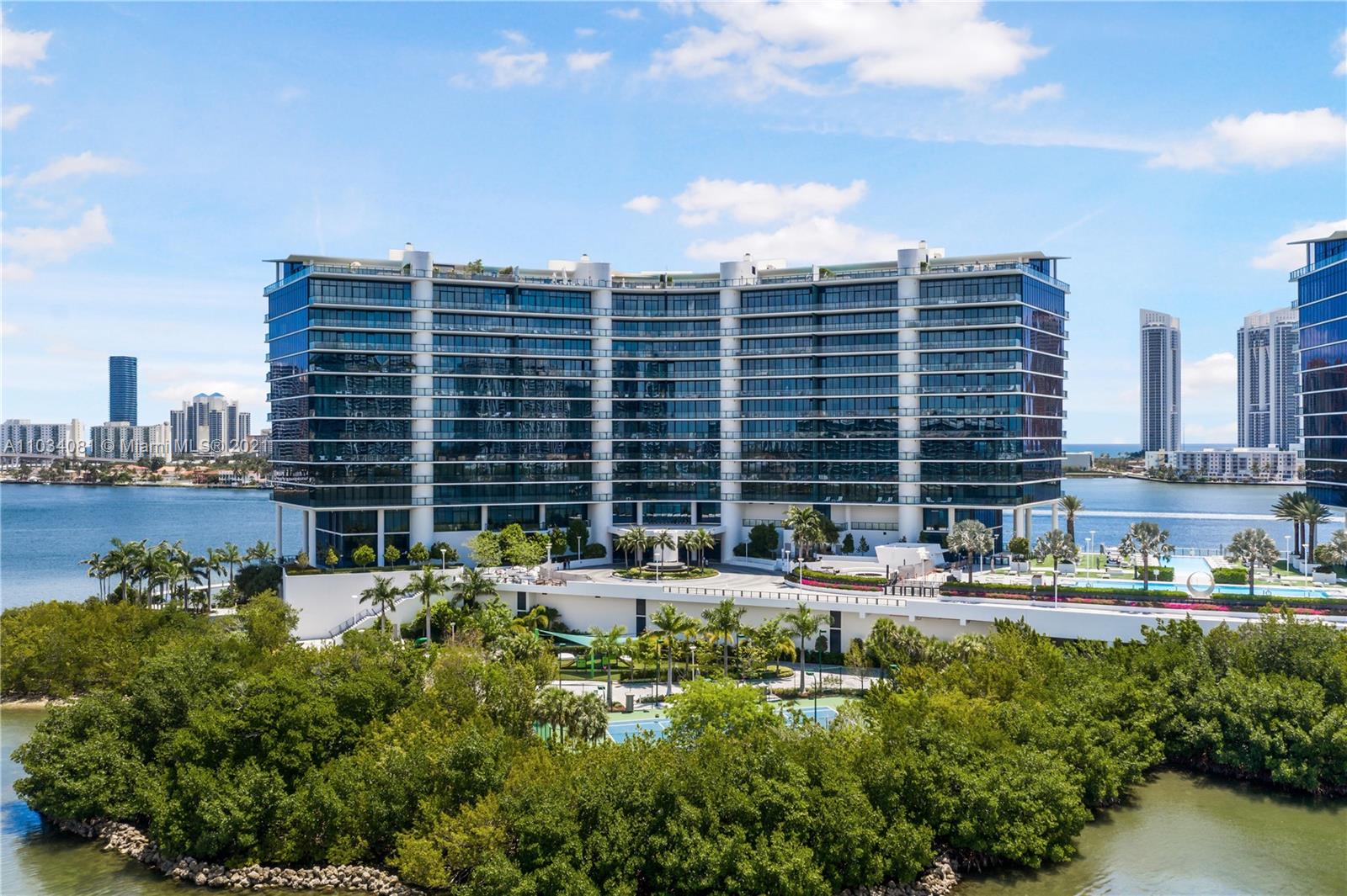 PRIVE CONDO - Residential