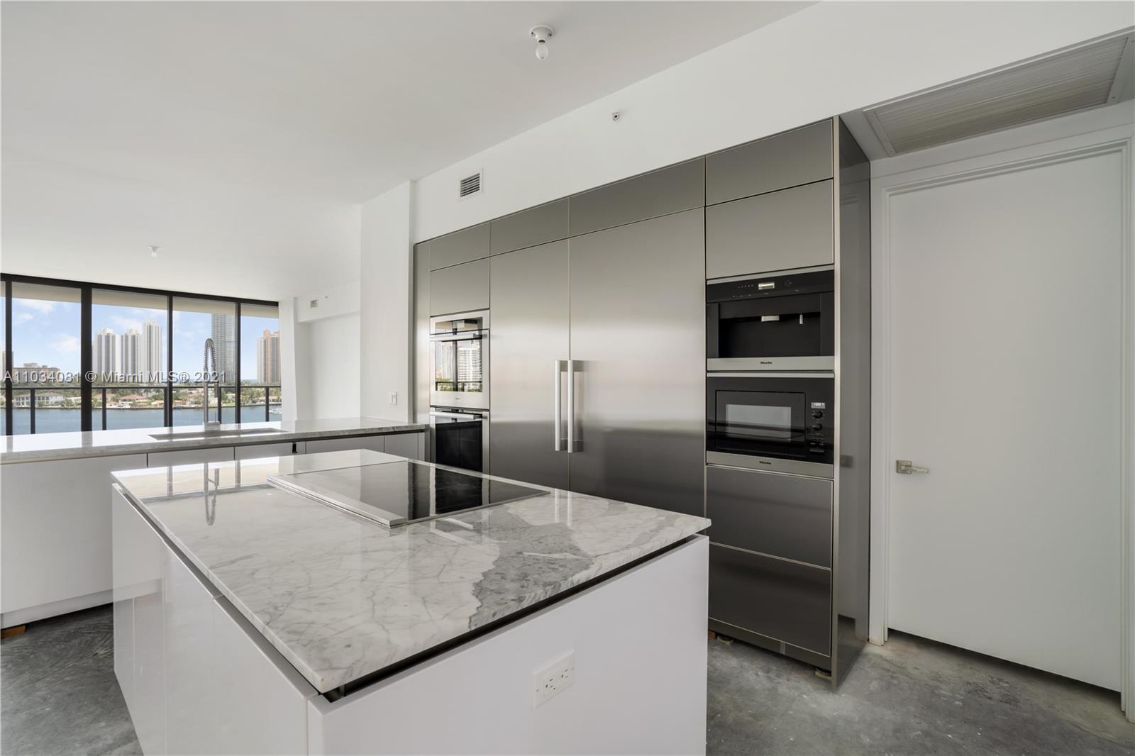 PRIVE CONDO - Residential