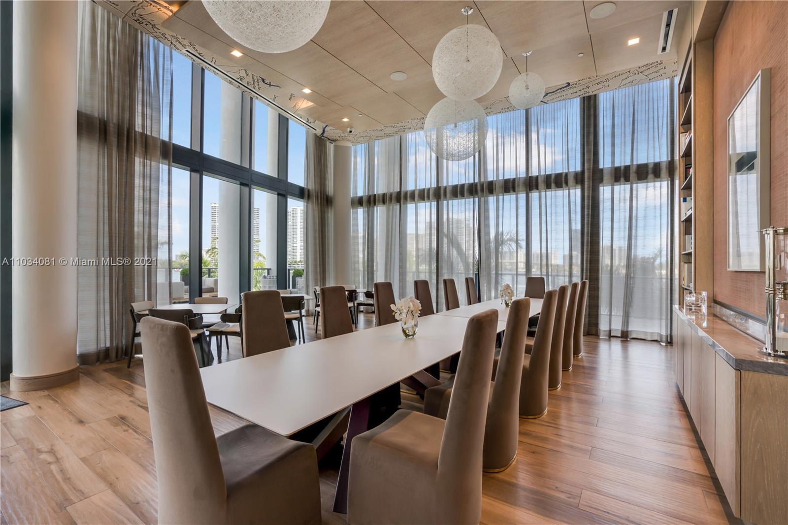 PRIVE CONDO - Residential