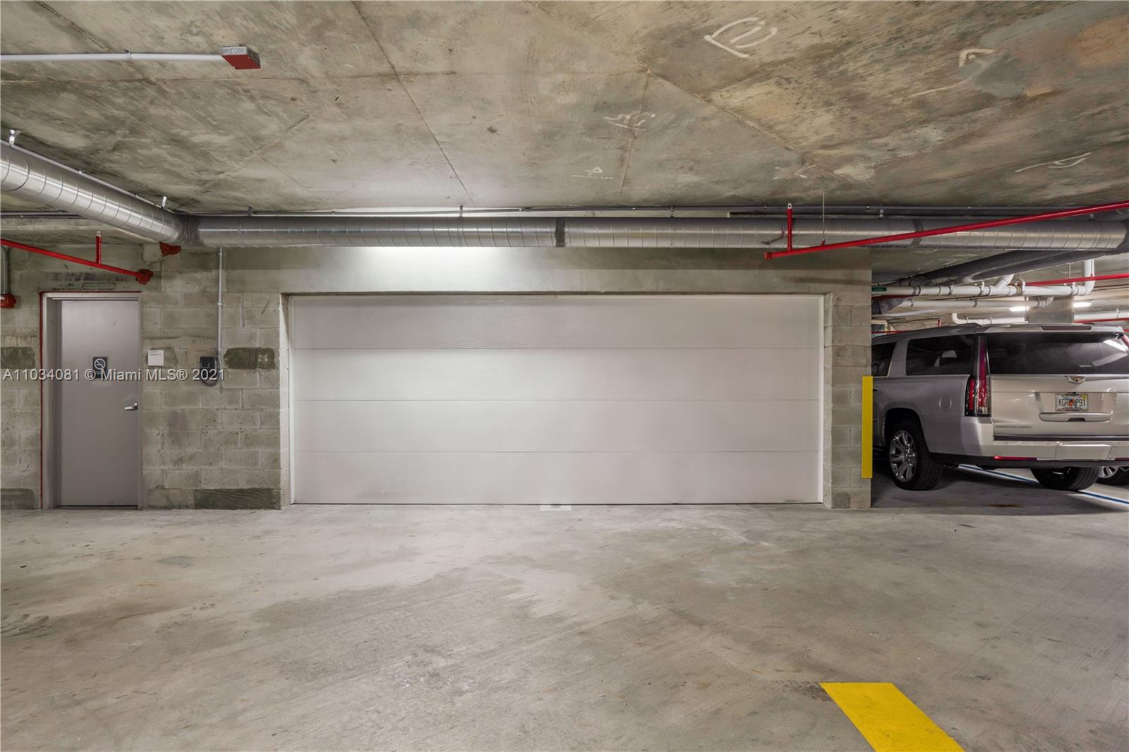 PRIVE CONDO - Residential