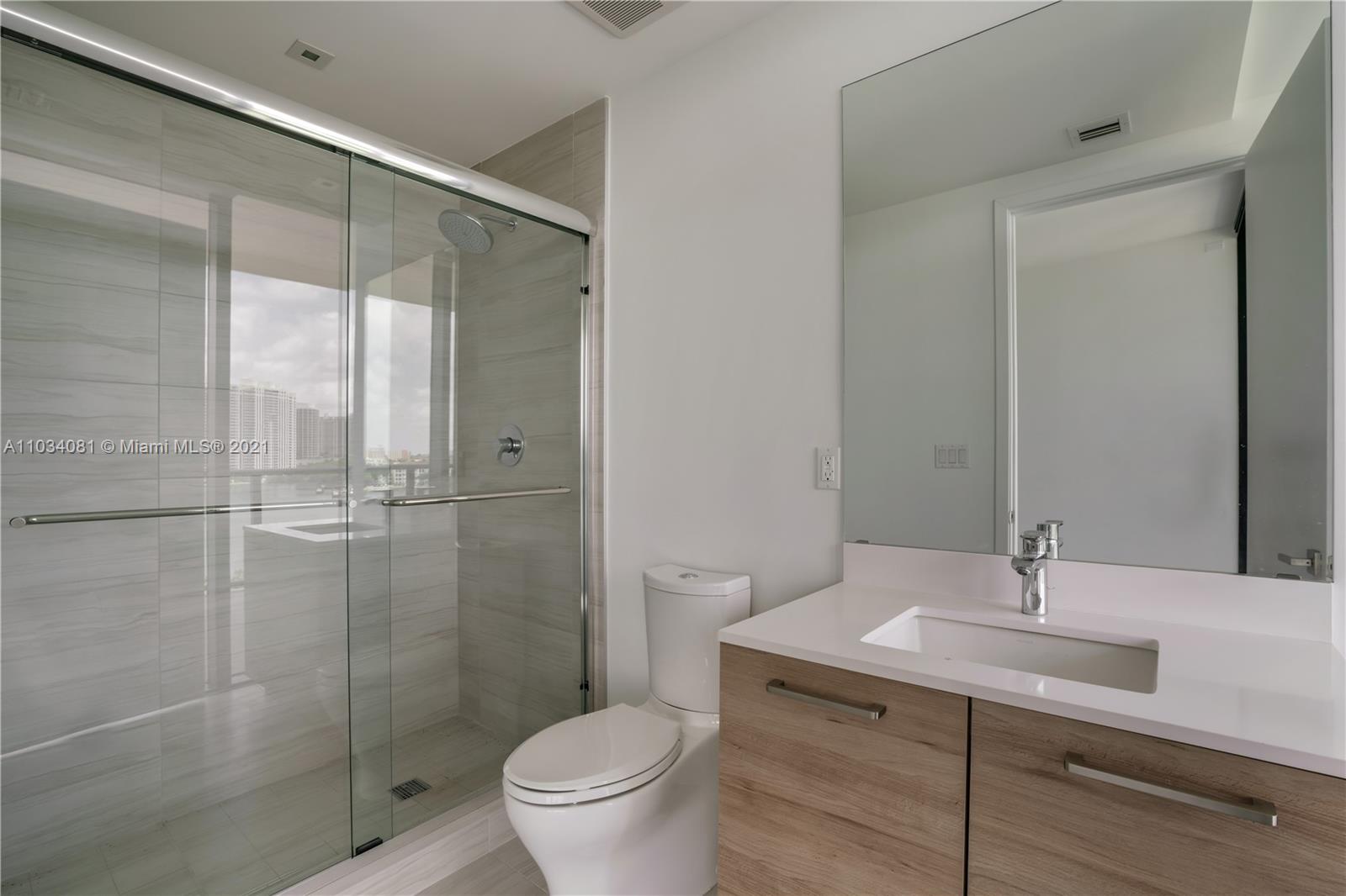 PRIVE CONDO - Residential