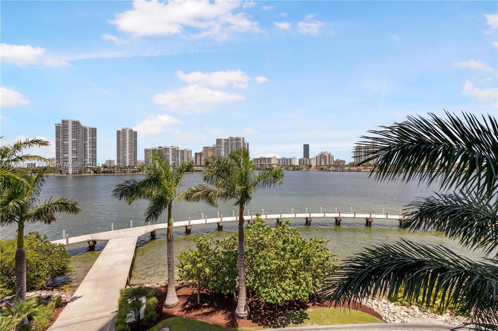 PRIVE CONDO - Residential