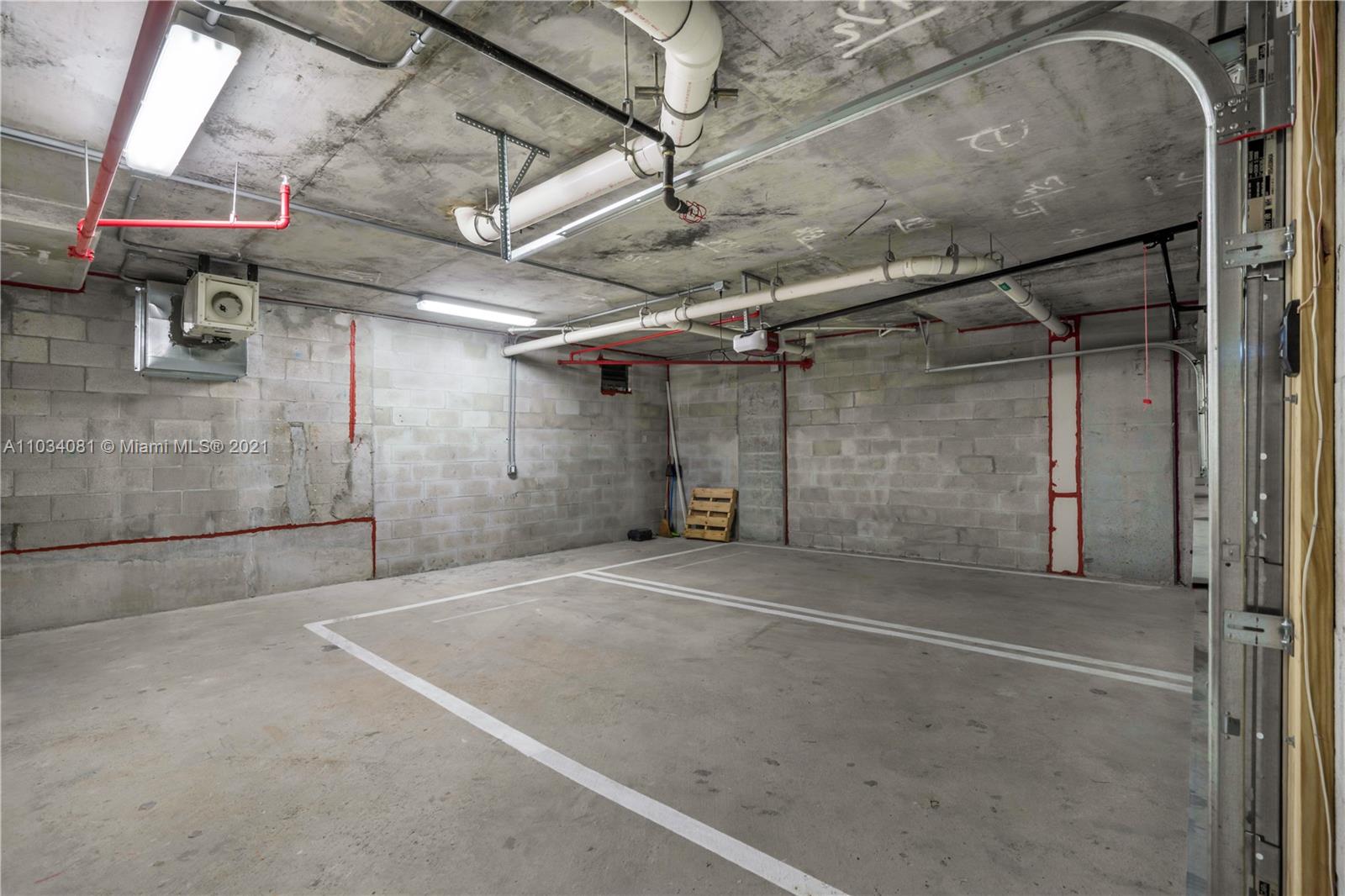 PRIVE CONDO - Residential