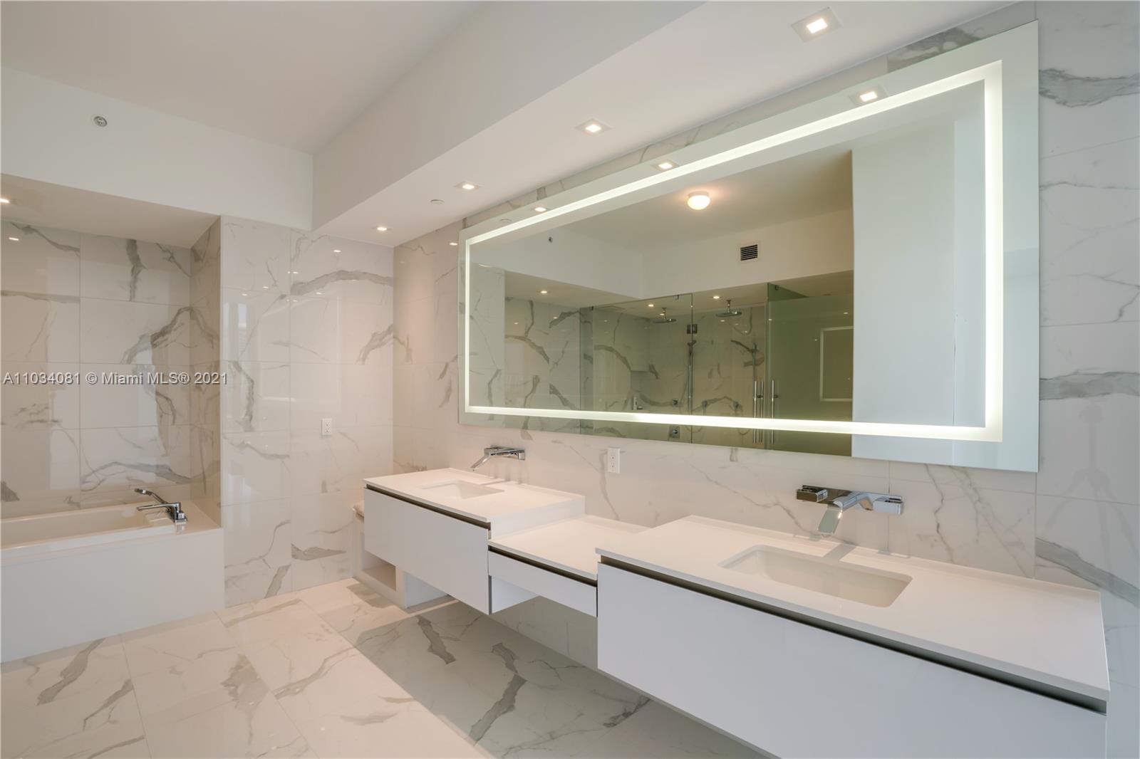 PRIVE CONDO - Residential