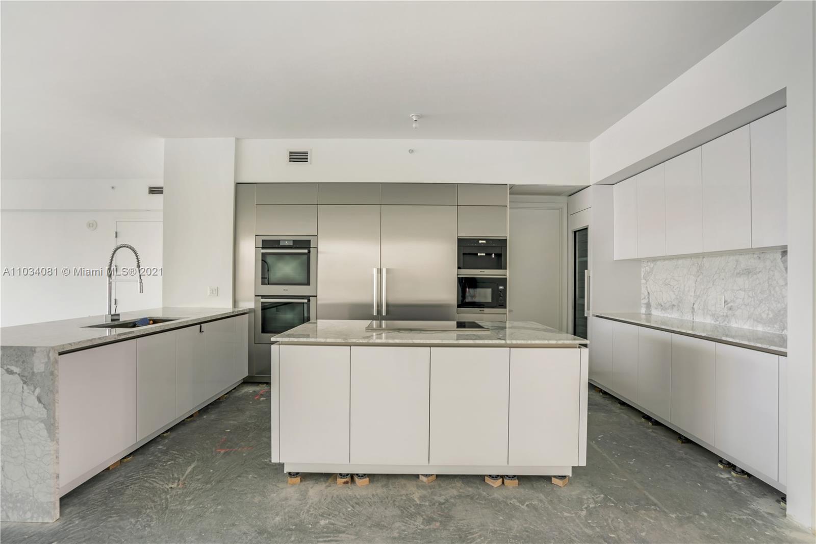 PRIVE CONDO - Residential