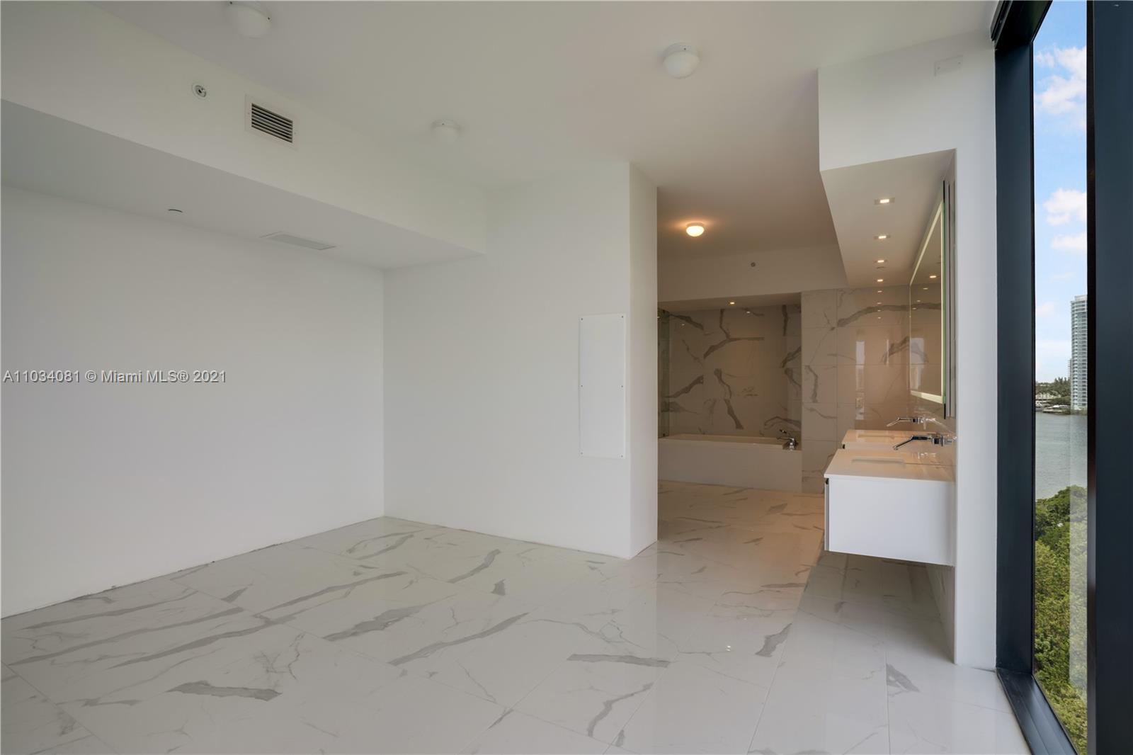 PRIVE CONDO - Residential