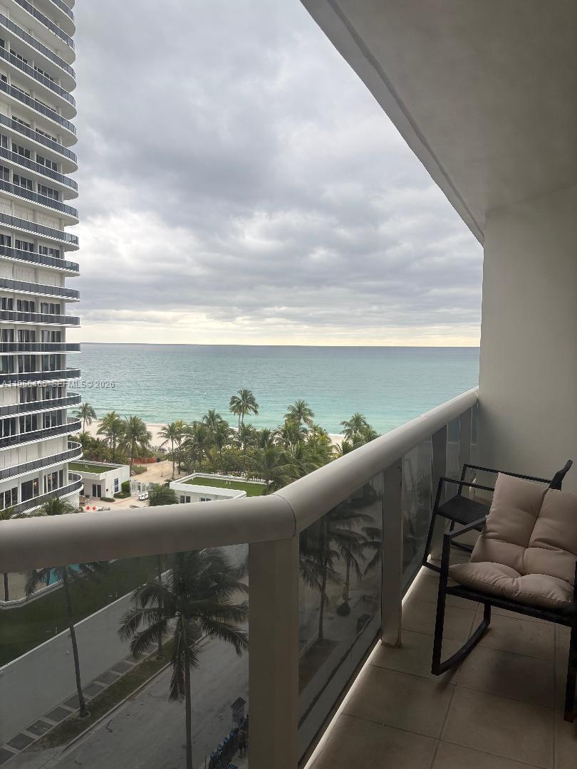 9595 Collins Ave N8-I