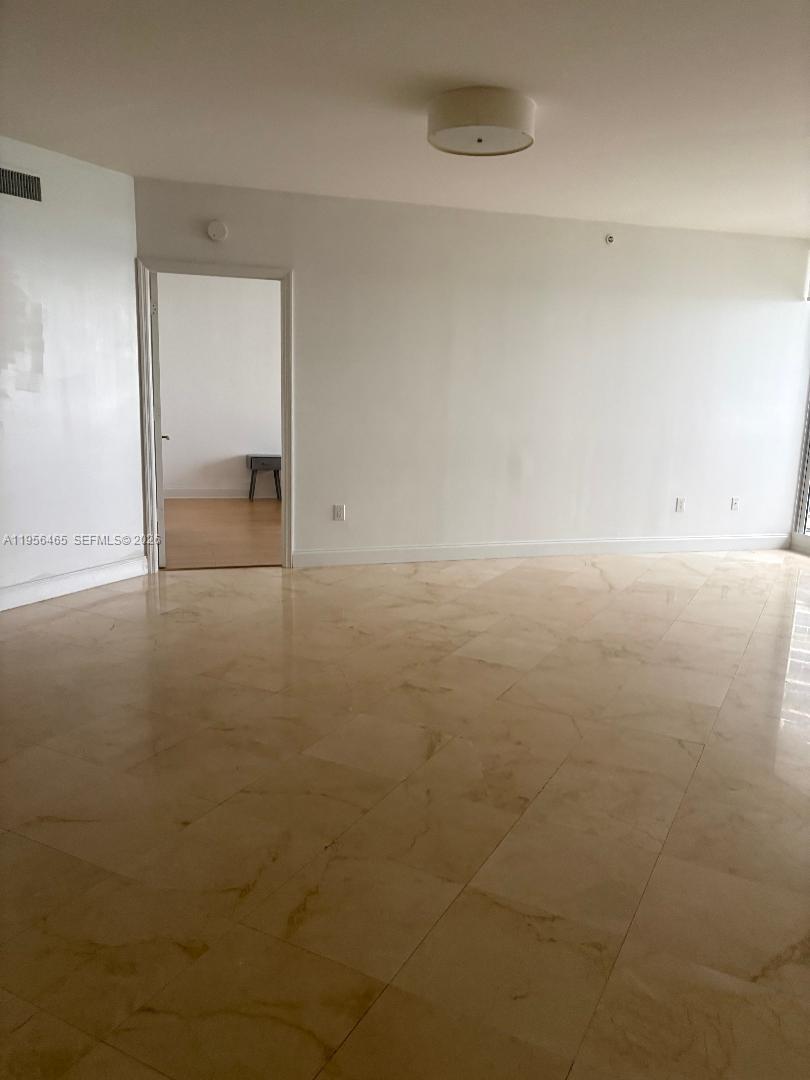 9595 Collins Ave N8-I