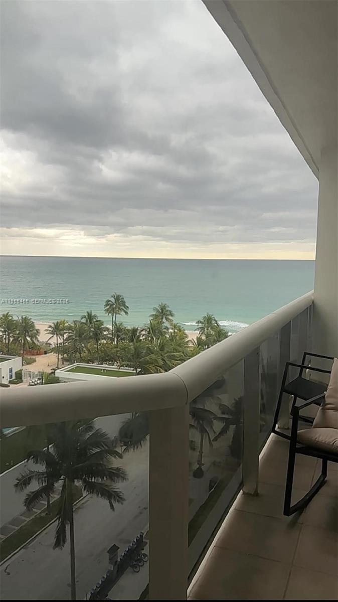 9595 Collins Ave N8-I