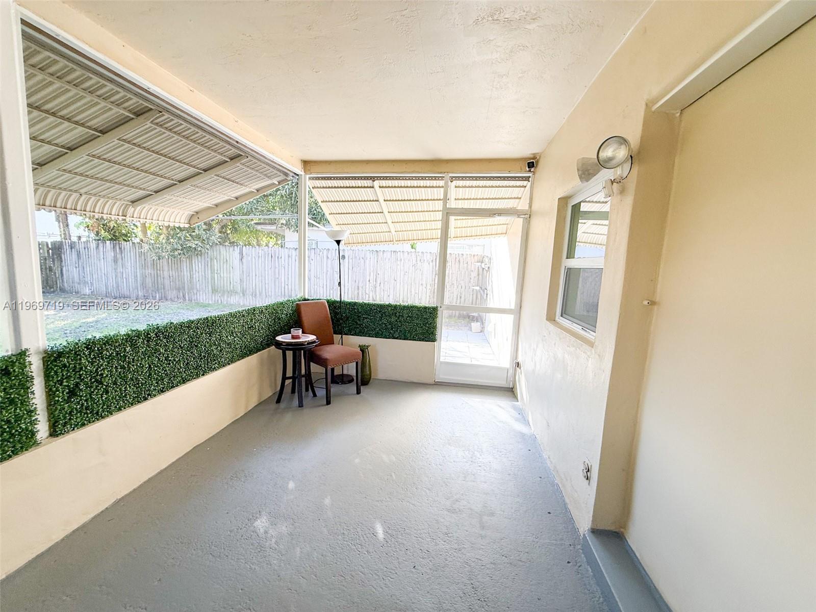 SUNRISE GOLF VILLAGE SEC - Residential Lease