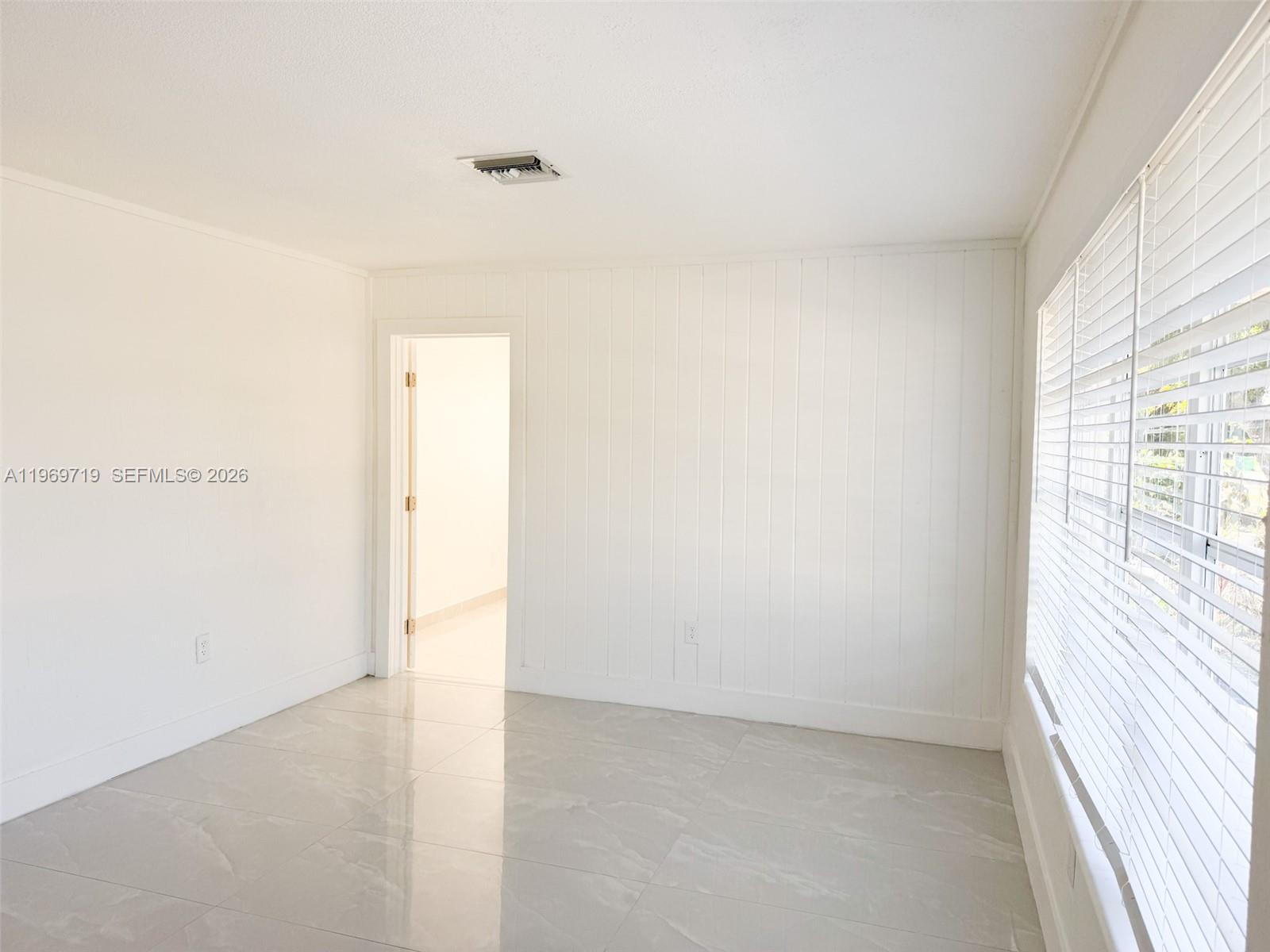 SUNRISE GOLF VILLAGE SEC - Residential Lease