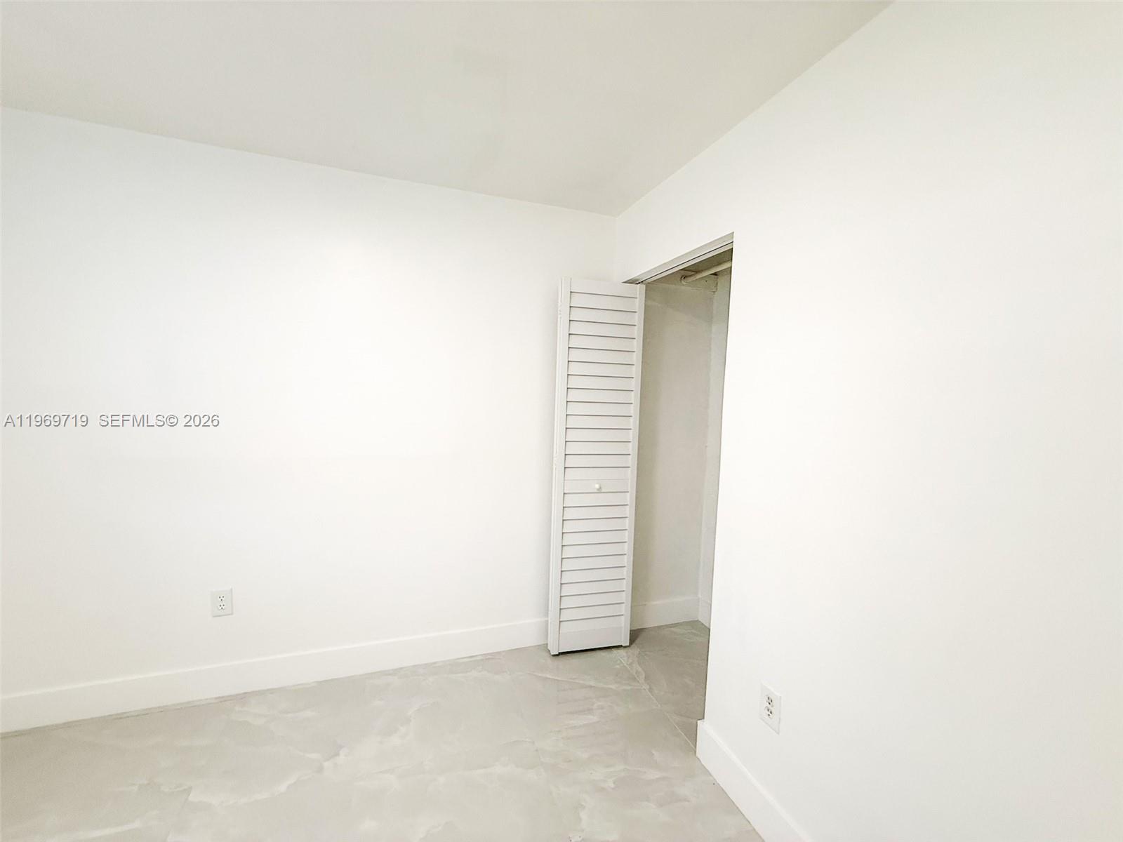 SUNRISE GOLF VILLAGE SEC - Residential Lease