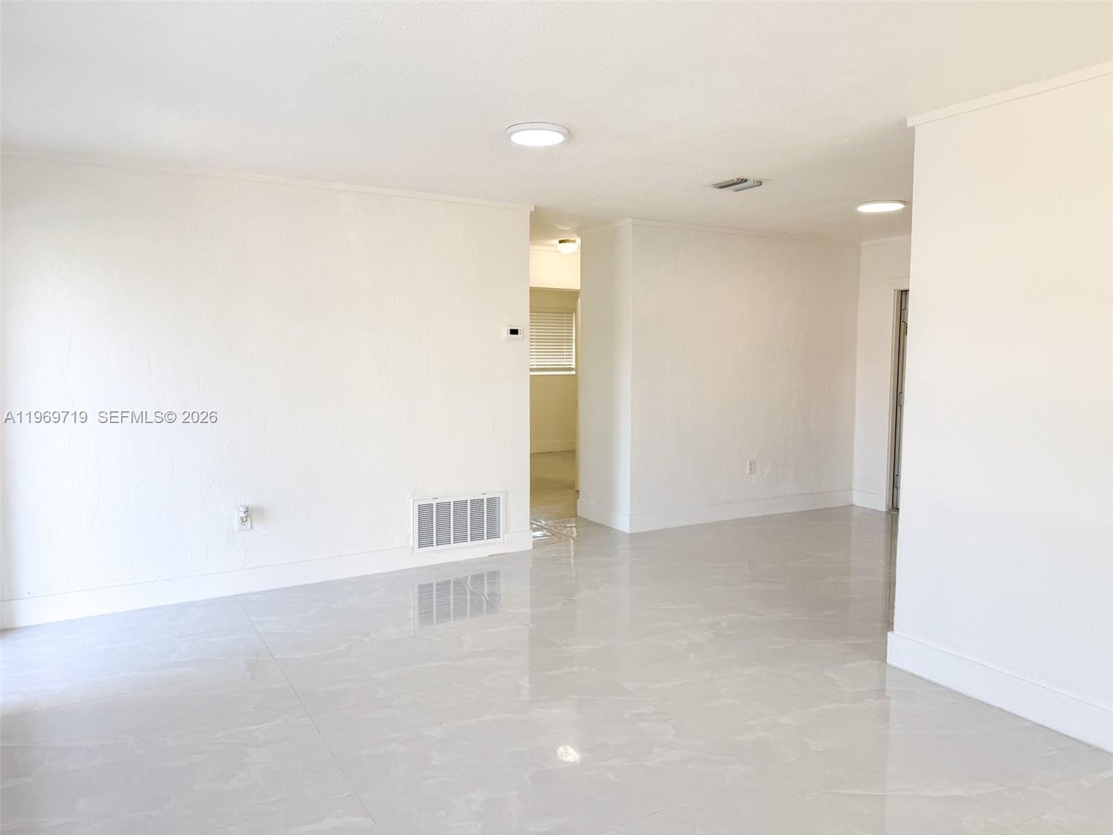 SUNRISE GOLF VILLAGE SEC - Residential Lease