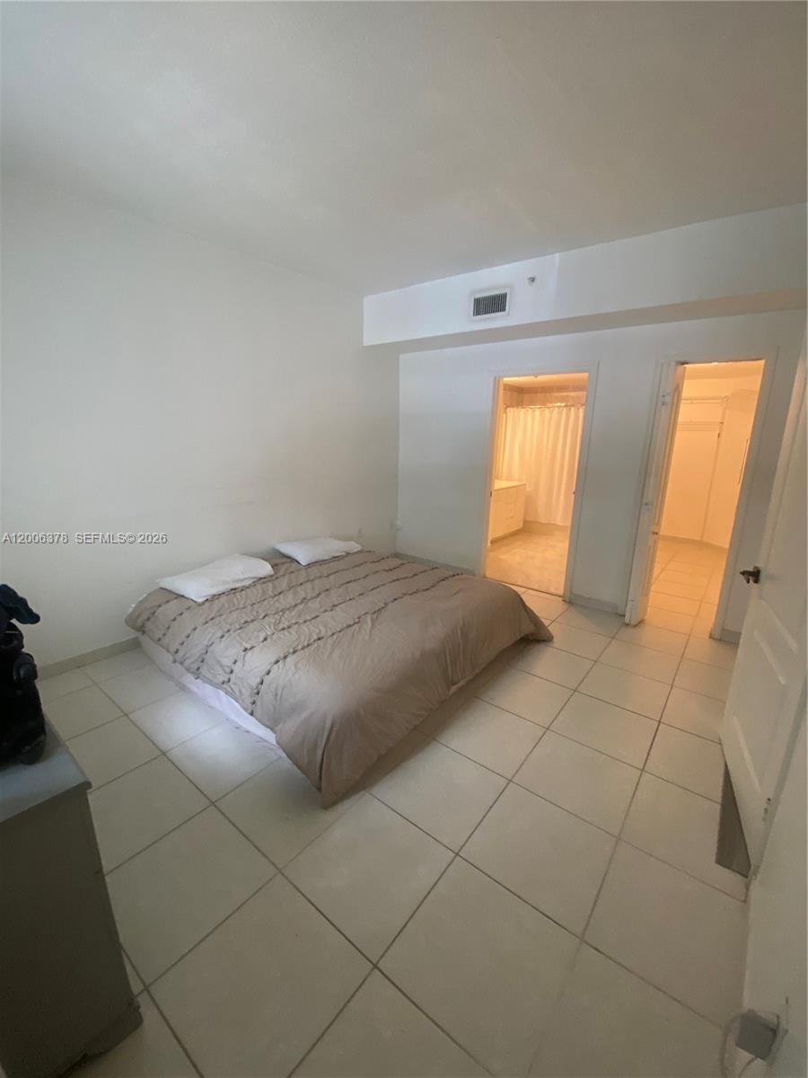 POINCIANA LAKES VILLAS CO - Residential