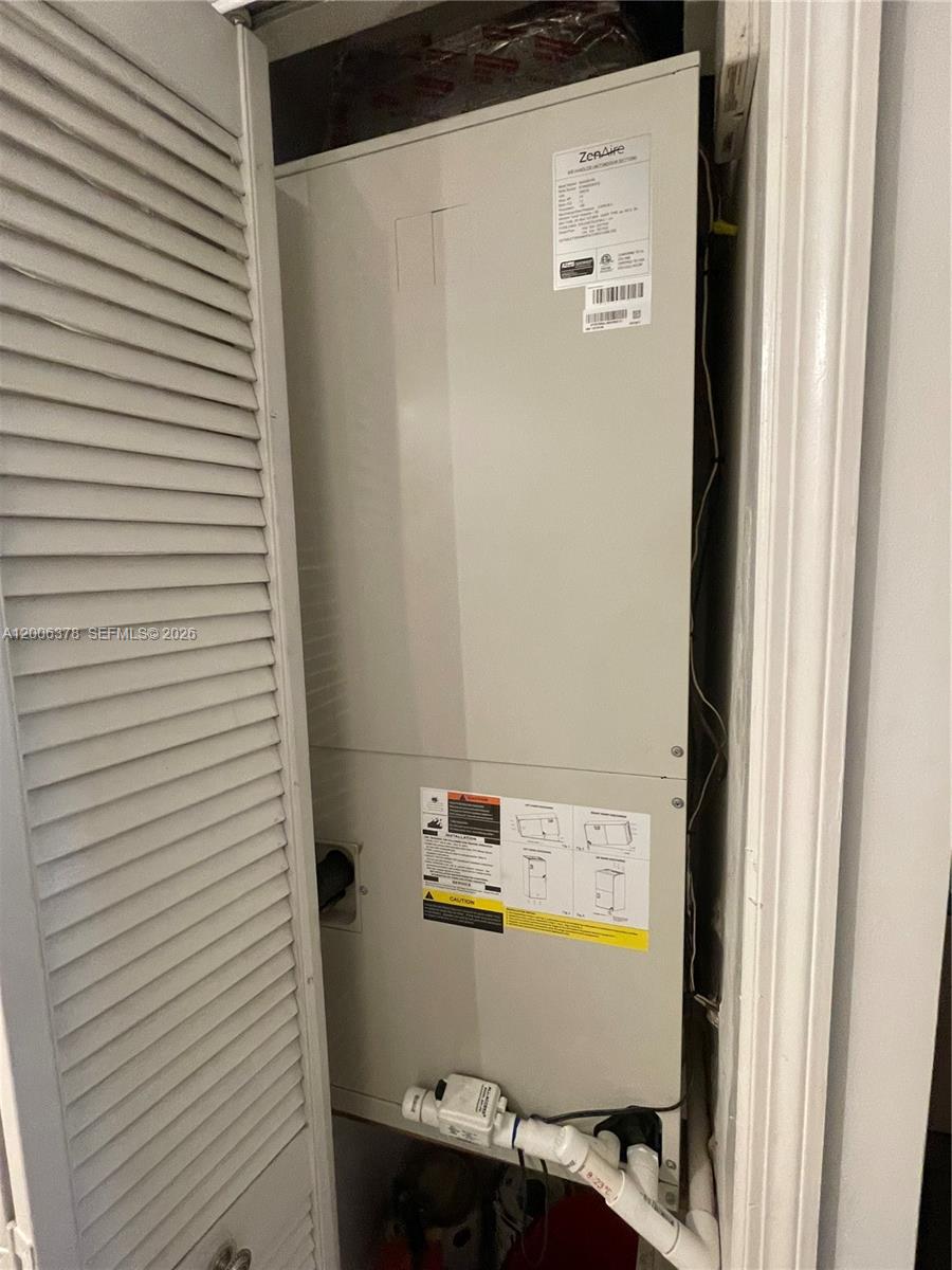 POINCIANA LAKES VILLAS CO - Residential