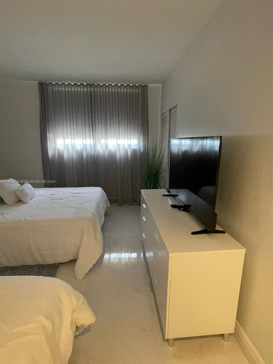 TIDES ON HOLLYWOOD BEACH - Residential