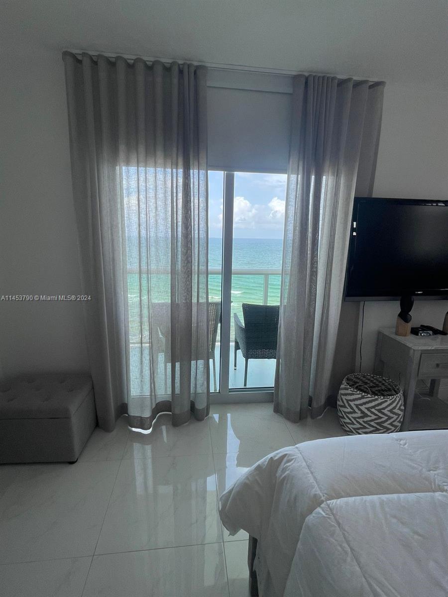 TIDES ON HOLLYWOOD BEACH - Residential