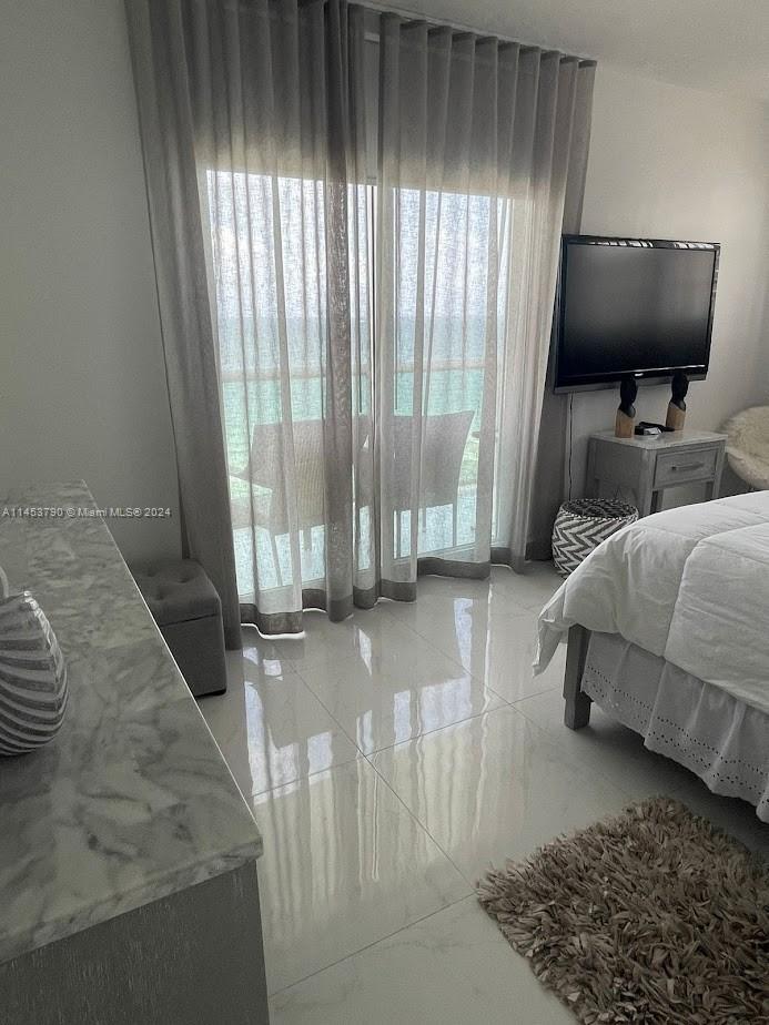 TIDES ON HOLLYWOOD BEACH - Residential
