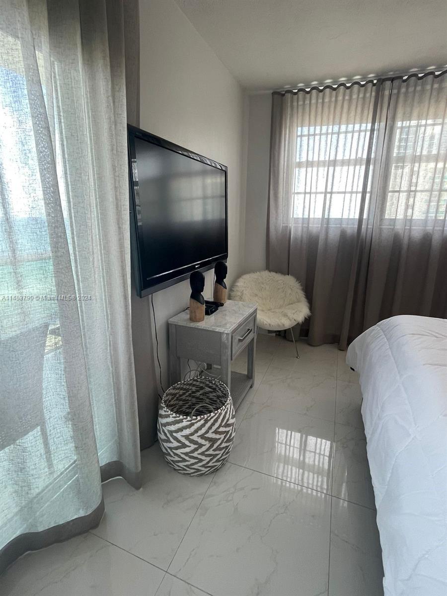 TIDES ON HOLLYWOOD BEACH - Residential