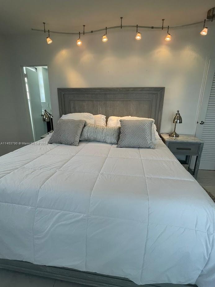 TIDES ON HOLLYWOOD BEACH - Residential