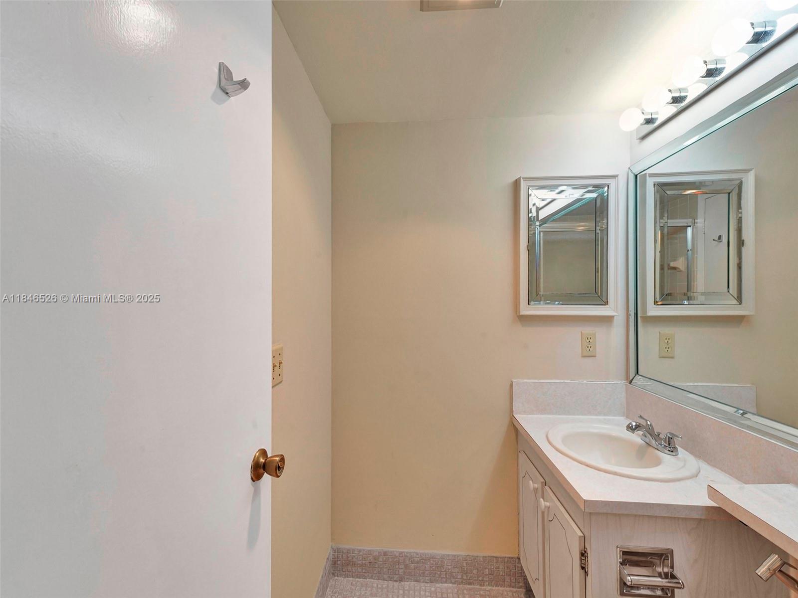 MANSFIELD AT CENTURY VILL - Residential