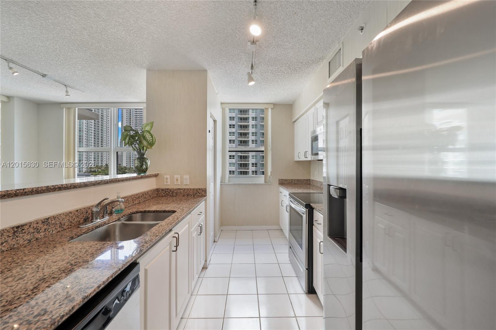 THE MARK ON BRICKELL COND - Residential Lease