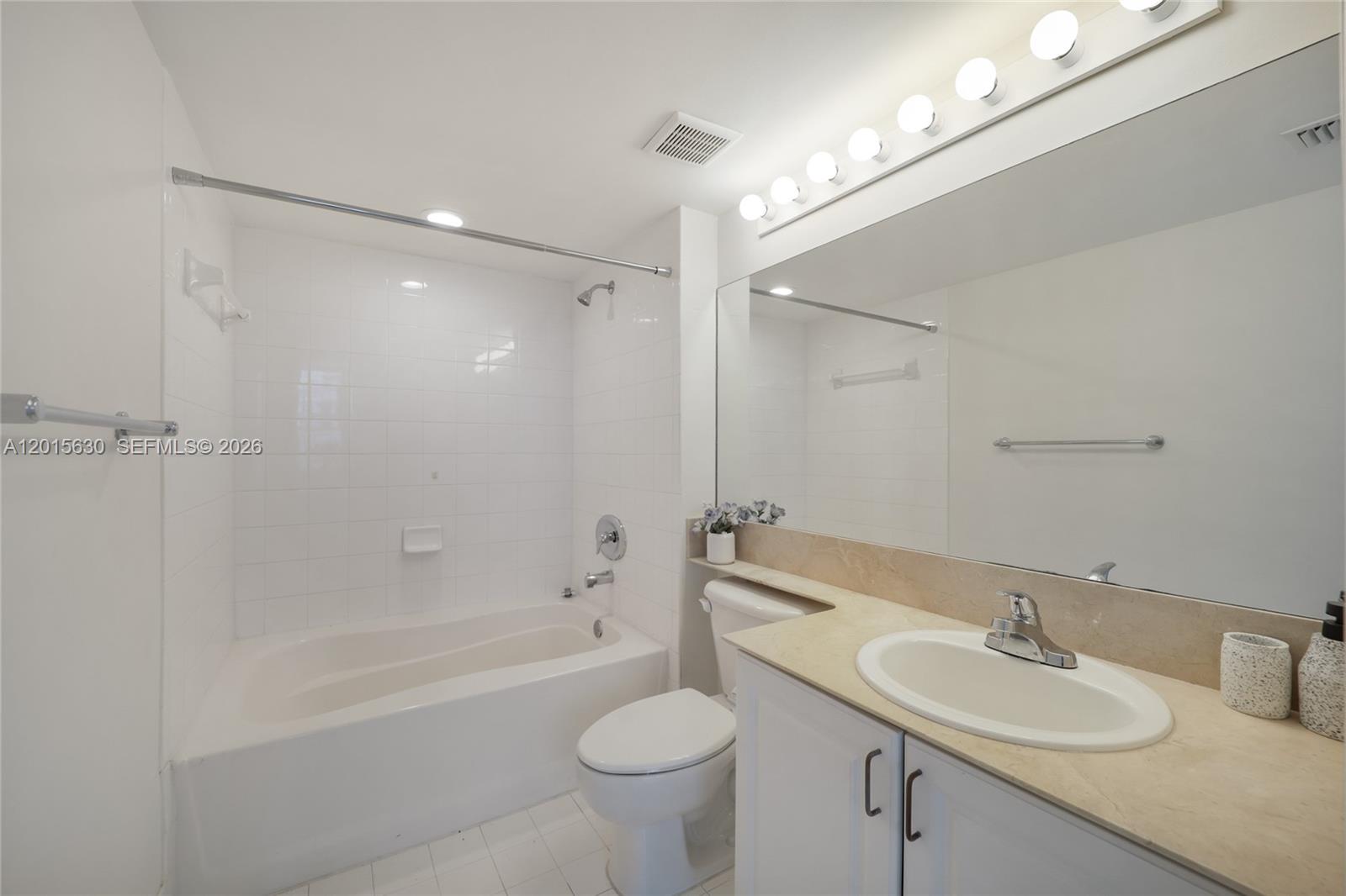 THE MARK ON BRICKELL COND - Residential Lease