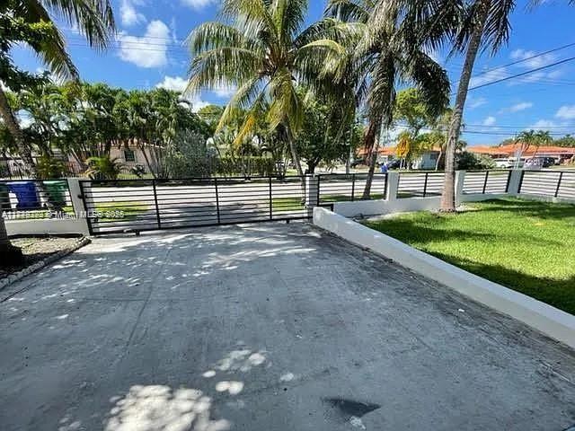 SOUTH BAY ESTATES - Residential